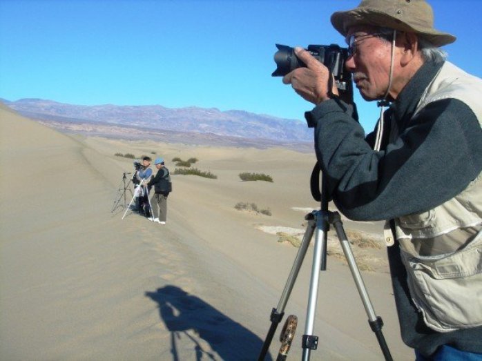 Adventuring with Truc Vien, ong's grandfathers' photography club, to Death Valley, California
